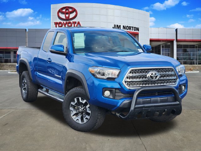 Used 2017 Toyota Tacoma TRD Off-Road w/ Tow Package AWD/4WD image 1