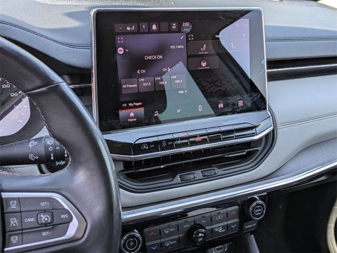 Certified 2022 Jeep Compass Limited image 24