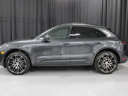 New 2026 Porsche Macan image 2