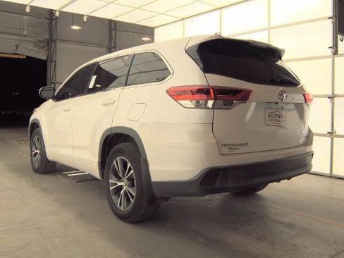 Used 2018 Toyota Highlander Plus image 6