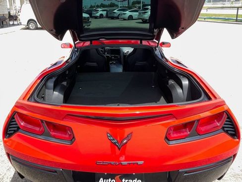 Used 2019 Chevrolet Corvette Stingray Coupe w/ Carbon Flash Badge Package RWD image 9