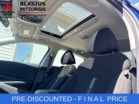 Used 2024 Hyundai Elantra SEL w/ Convenience Package FWD image 12
