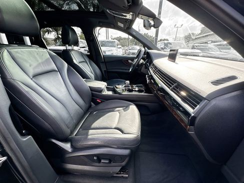 Used 2018 Audi Q7 3.0T Premium Plus w/ Premium Plus Package image 32