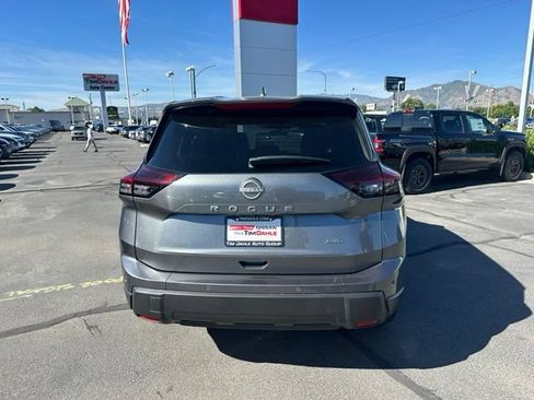 Used 2026 Nissan Rogue SV AWD/4WD image 10