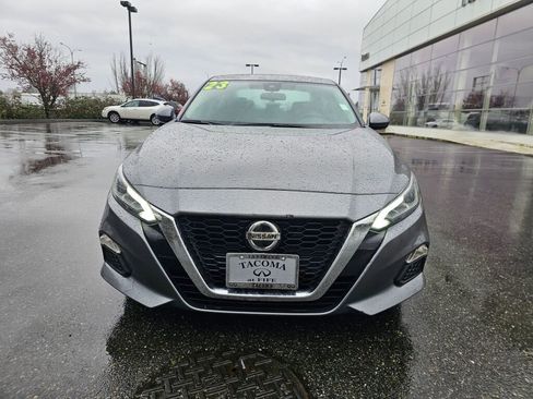 Used 2022 Nissan Altima 2.5 SV image 2