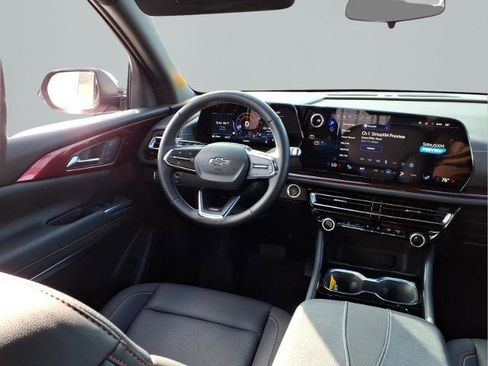 Used 2025 Chevrolet Traverse Z71 w/ Driver Confidence Package image 10