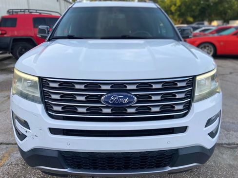 Used 2016 Ford Explorer XLT w/ Equipment Group 202A FWD image 8