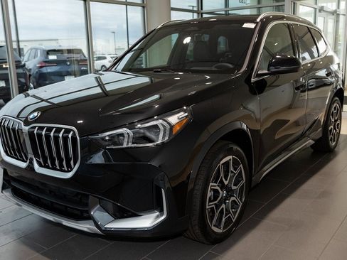 New 2025 BMW X1 xDrive28i w/ Premium Package image 3