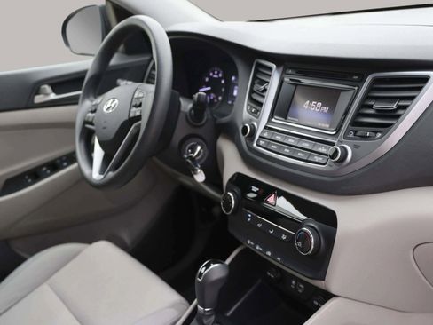 Used 2018 Hyundai Tucson SE image 34