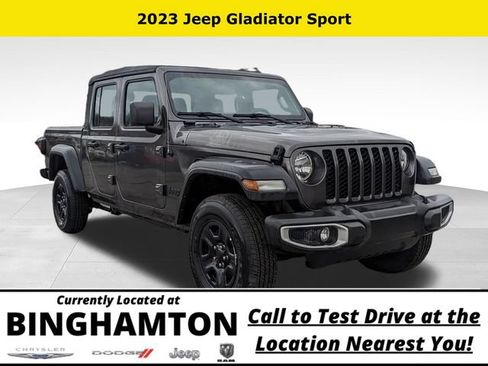 Used 2023 Jeep Gladiator Sport AWD/4WD image 1