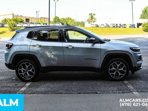 Used 2025 Jeep Compass Limited AWD/4WD image 9