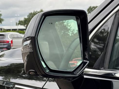 Used 2024 GMC Yukon Denali Ultimate AWD/4WD image 57