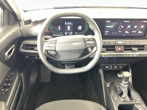 Used 2025 Kia K4 FWD image 14
