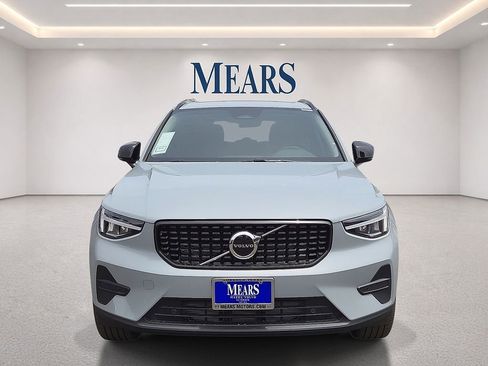 New 2026 Volvo XC40 B4 Core FWD image 8