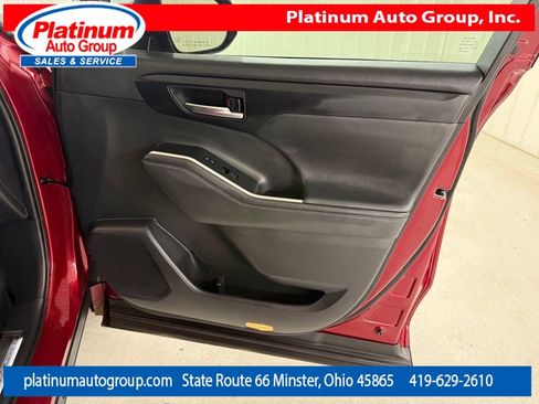 Used 2021 Toyota Highlander XSE FWD image 47