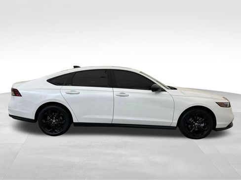 Used 2025 Honda Accord SE image 6