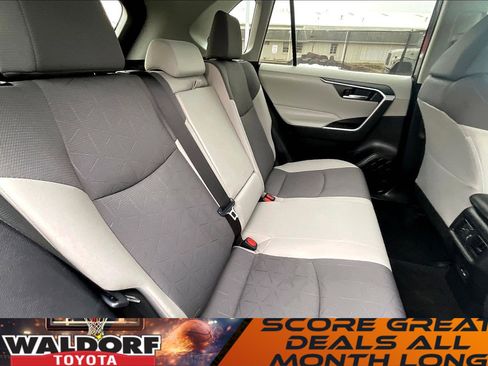 Used 2022 Toyota RAV4 XLE image 31