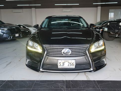 Used 2014 Lexus LS 460 RWD image 2