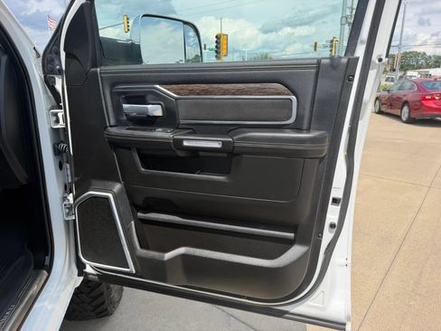 Used 2019 RAM 2500 Laramie w/ Cold Weather Group AWD/4WD image 85