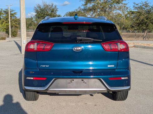 Certified 2017 Kia Niro LX image 6