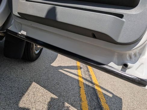 Used 2011 Ford F550 2WD Regular Cab Super Duty w/ Payload Upgrade Pkg image 32