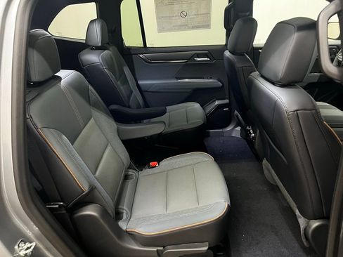 New 2026 GMC Acadia AT4 w/ LPO, Illumination Package image 42