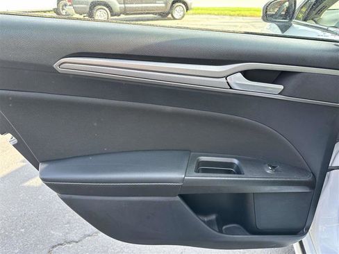 Used 2019 Ford Fusion SE image 10