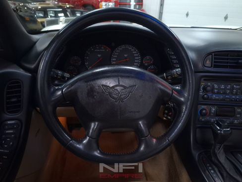 Used 2001 Chevrolet Corvette Coupe w/ Preferred Equipment Group2 RWD image 22