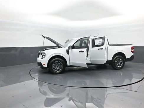 New 2025 Ford Maverick XLT image 42