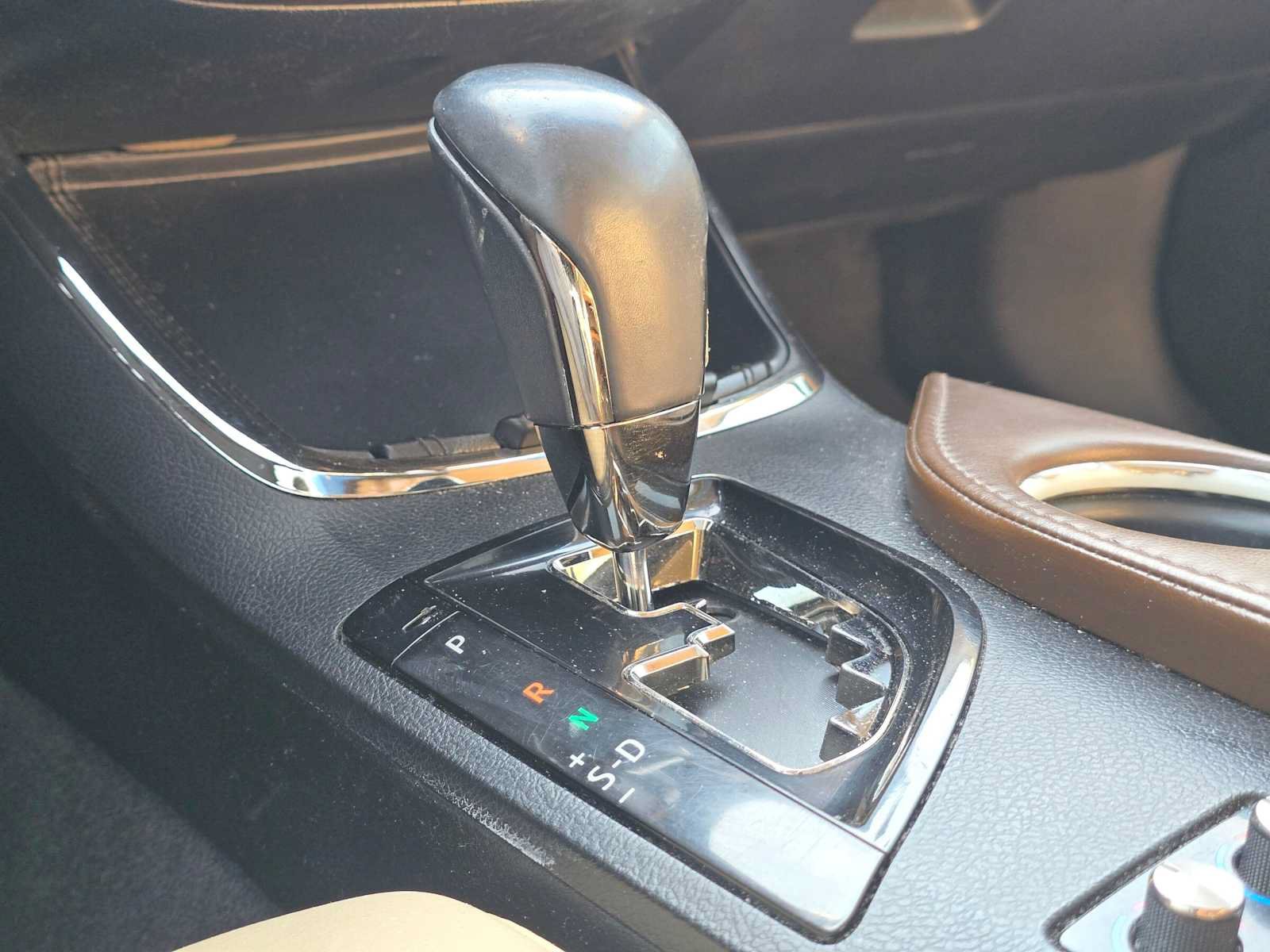 Used 2014 Toyota Avalon Limited FWD image 40