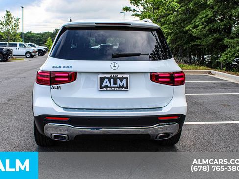 Used 2025 Mercedes-Benz GLB 250 image 11