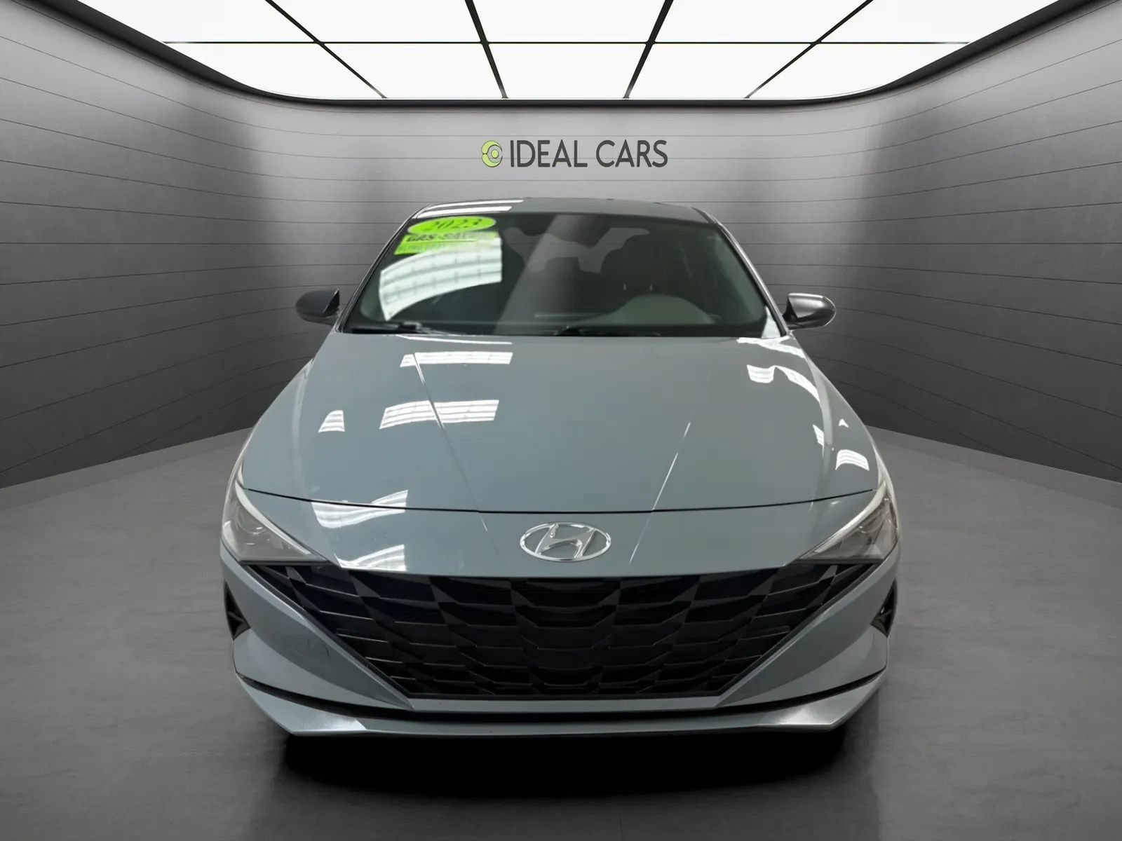 Used 2023 Hyundai Elantra SE FWD image 2