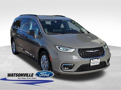 Used 2022 Chrysler Pacifica Touring-L