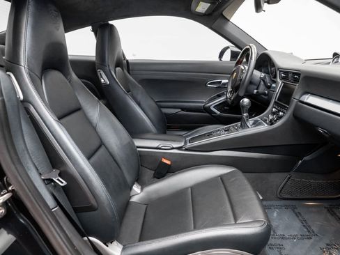 Used 2015 Porsche 911 Carrera 4S image 16