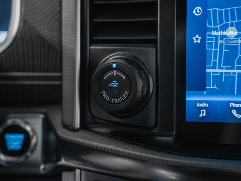 Certified 2022 Ford F150 Platinum w/ FX4 Off-Road Package image 29