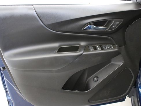 Used 2023 Chevrolet Equinox LT FWD image 22
