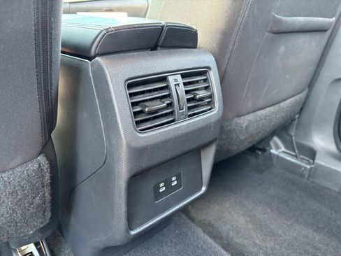 Used 2025 Nissan Rogue SV AWD/4WD image 24