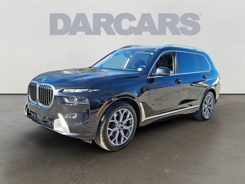 Used 2025 BMW X7 xDrive40i w/ Premium Package image 3