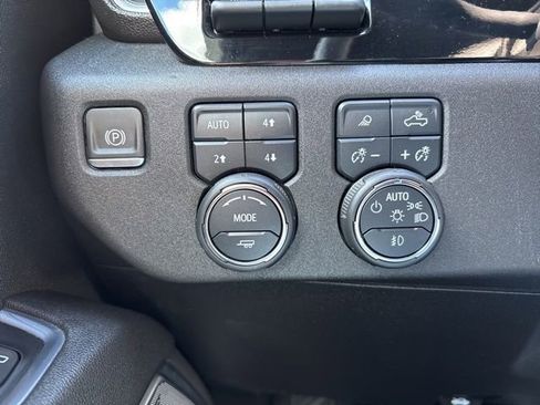 Used 2023 Chevrolet Silverado 1500 High Country w/ High Country Premium Package AWD/4WD image 21