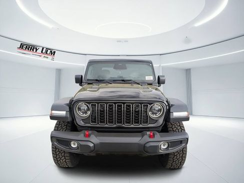 New 2026 Jeep Gladiator Rubicon w/ Safety Group AWD/4WD image 8