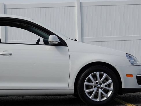 Used 2010 Volkswagen Jetta Limited Edition FWD image 28