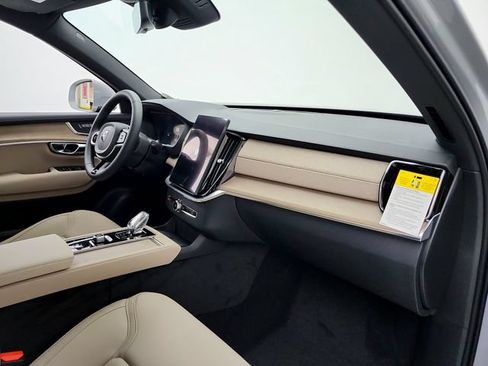 New 2026 Volvo XC90 T8 Plus AWD/4WD image 13