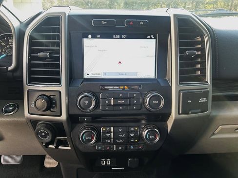 Used 2018 Ford F150 Lariat w/ Trailer Tow Package image 16