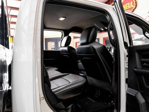 Used 2024 RAM 5500 Tradesman w/ Chrome Appearance Group AWD/4WD image 36