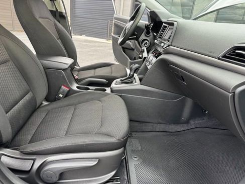 Used 2019 Hyundai Elantra SE w/ Cargo Package FWD image 30