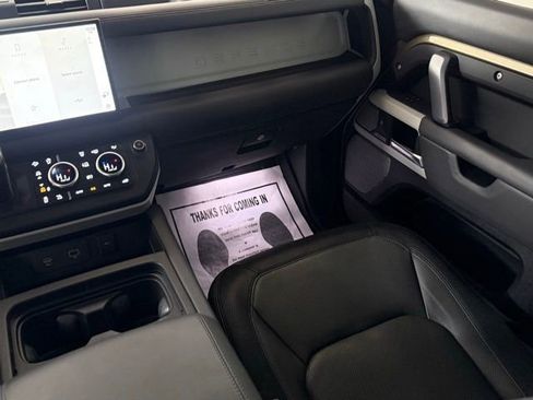 Used 2023 Land Rover Defender 130 X-Dynamic SE image 25