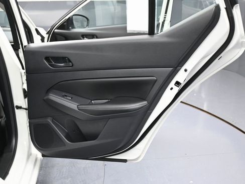 Used 2025 Nissan Altima 2.5 SV image 34