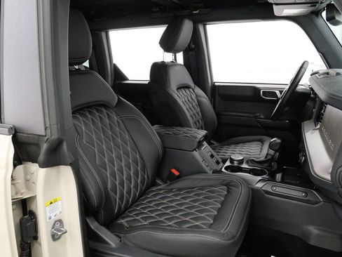Used 2025 Ford Bronco Outer Banks AWD/4WD image 14