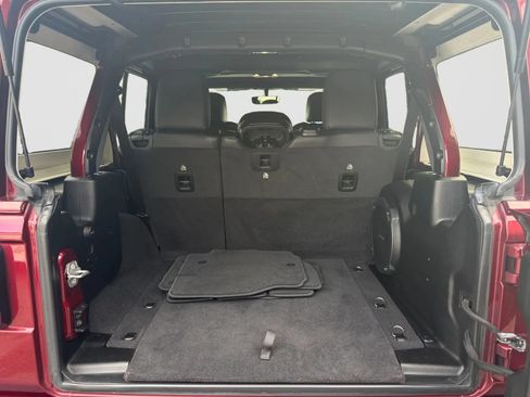 Used 2021 Jeep Wrangler Unlimited Sahara AWD/4WD image 16