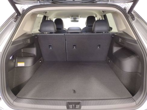 New 2025 Volkswagen Tiguan SE image 15